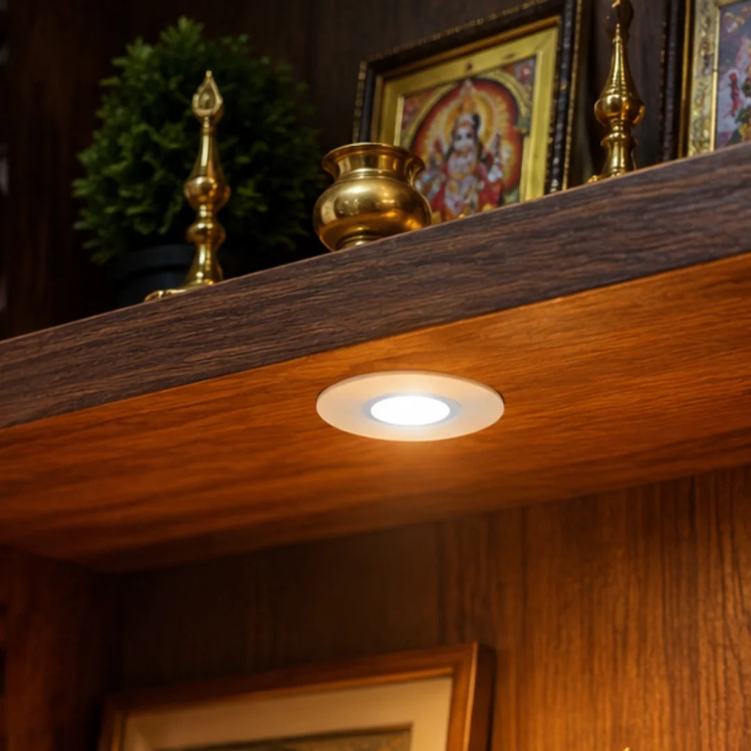 2 w undershelf light