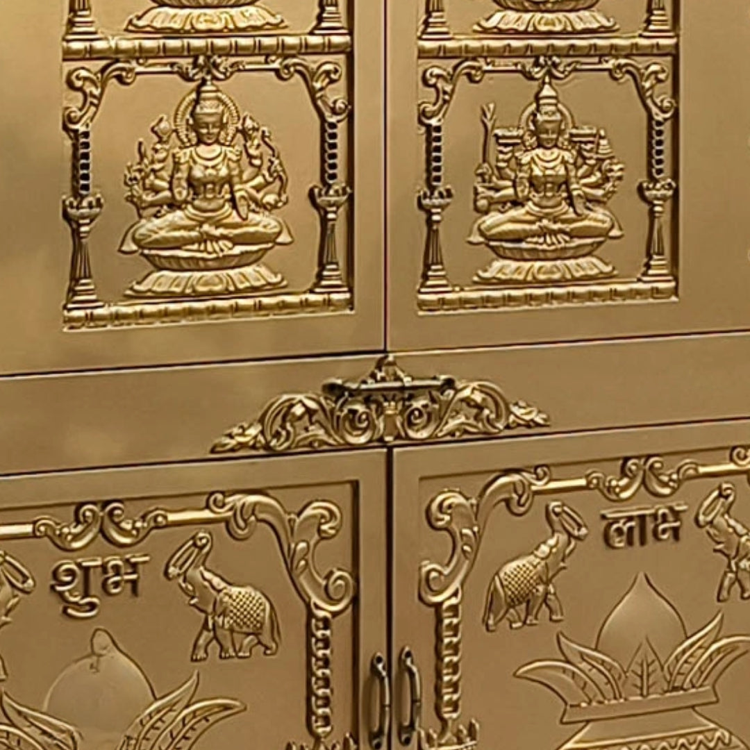Chandrika Teak Wood Mandap (Gold) close view