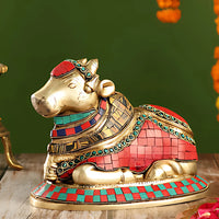 Nandi Brass Idol 3 lifestyle view