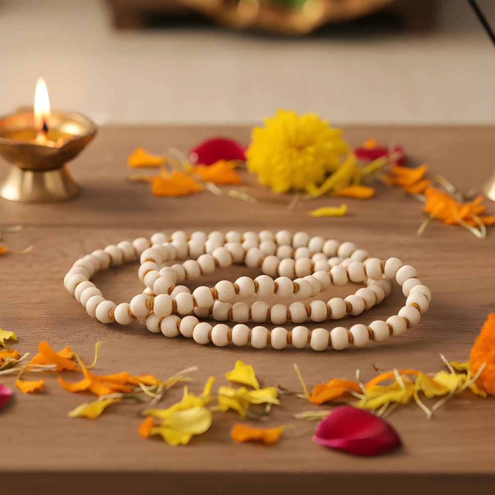 Tulsi-Mala-lifestyle-view 