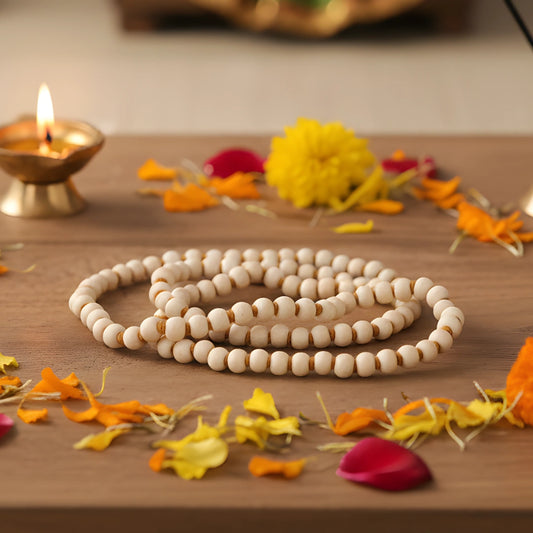 Tulsi-Mala-lifestyle-view 